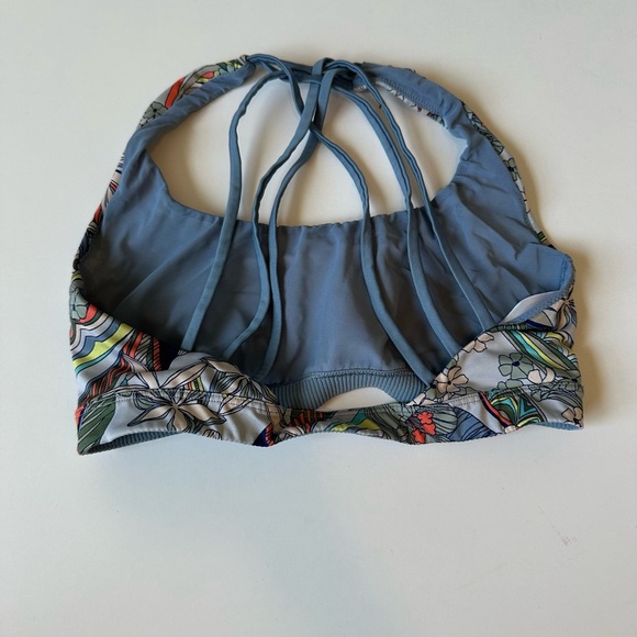 Victoria Secret Sport Small Paisley Flower‎ Criss Cross Back Sports Bra - Picture 2 of 5